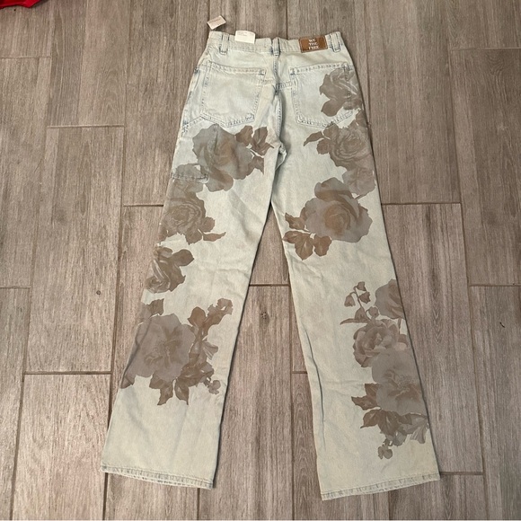 Free People Tinsley Floral Straight Leg Jeans NWT - Picture 2 of 3